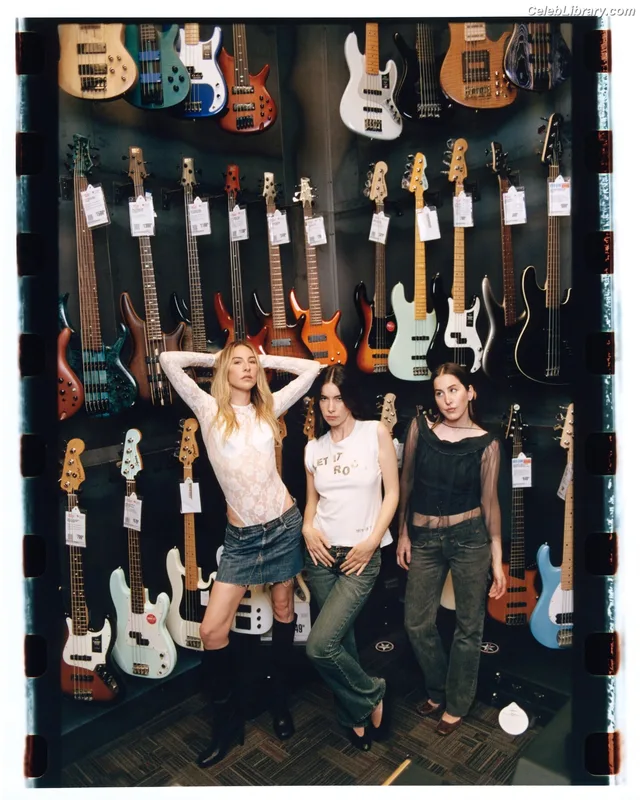 Haim Sisters photo 19 of 254