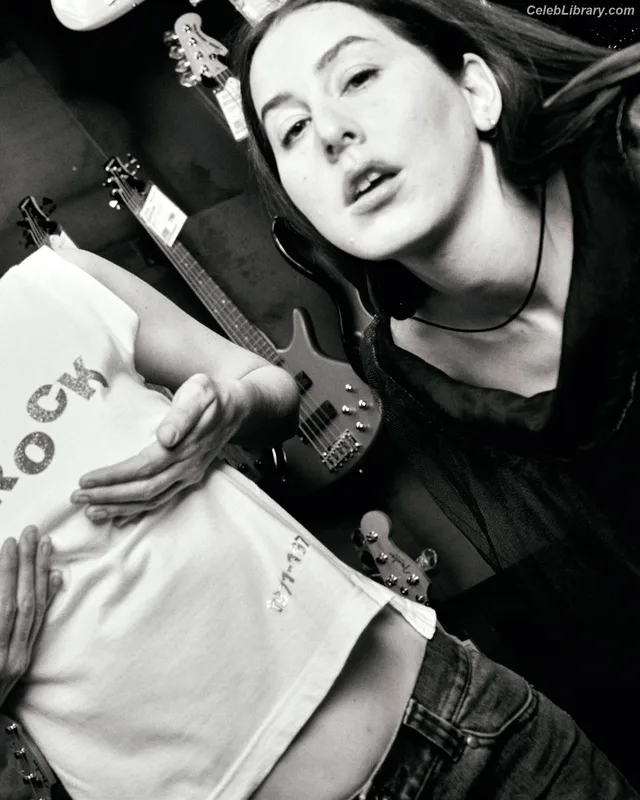Haim Sisters photo 23 of 254