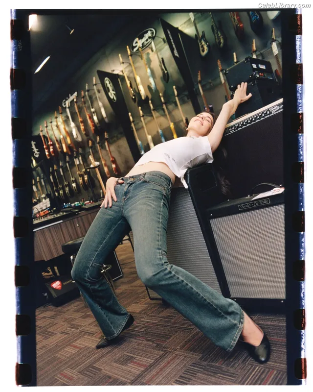 Haim Sisters photo 24 of 254