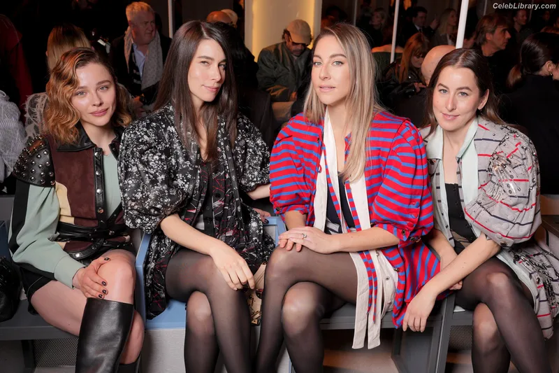 Haim Sisters photo 7 of 254