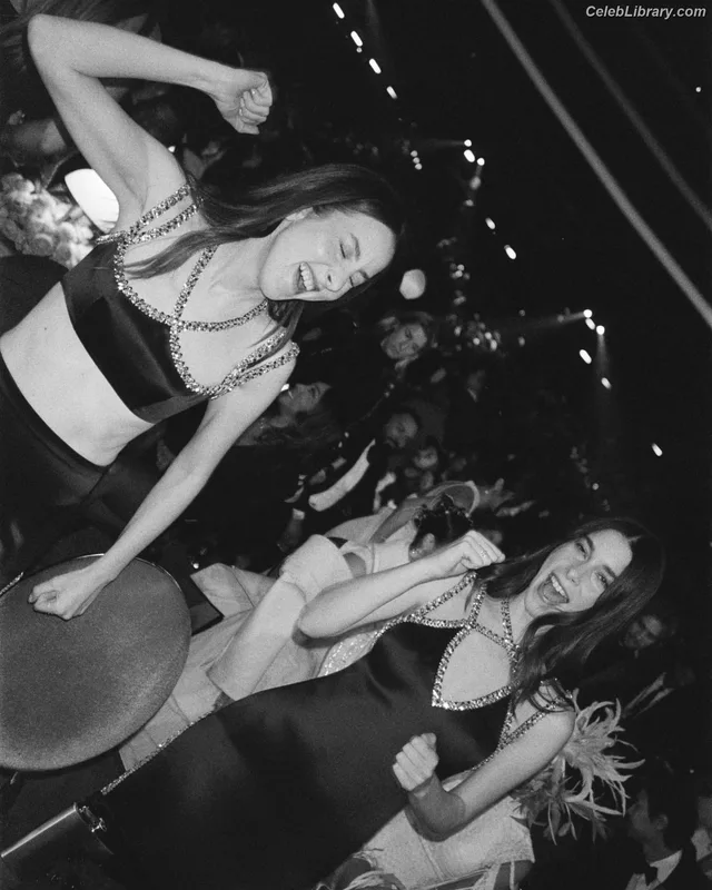 Haim Sisters photo 19 of 254