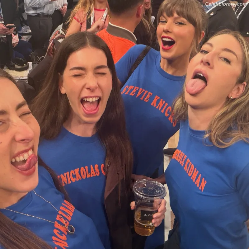 Haim Sisters photo 9 of 254