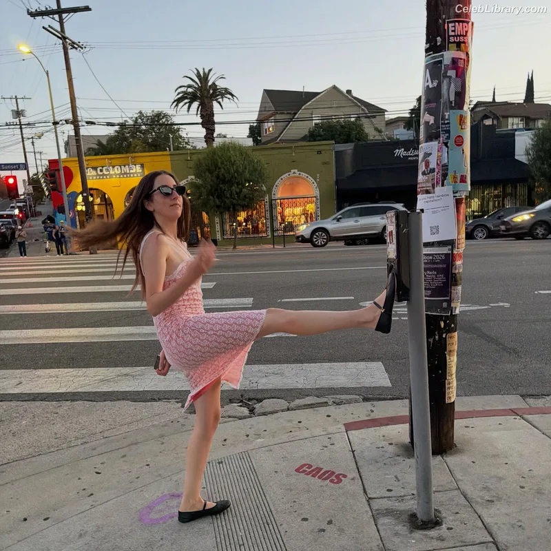Haim Sisters photo 10 of 254