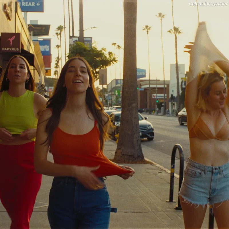Haim Sisters photo 12 of 254