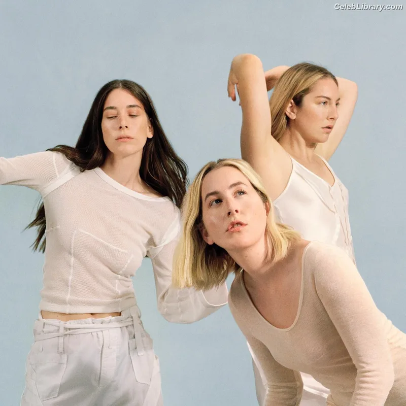 Haim Sisters photo 21 of 254