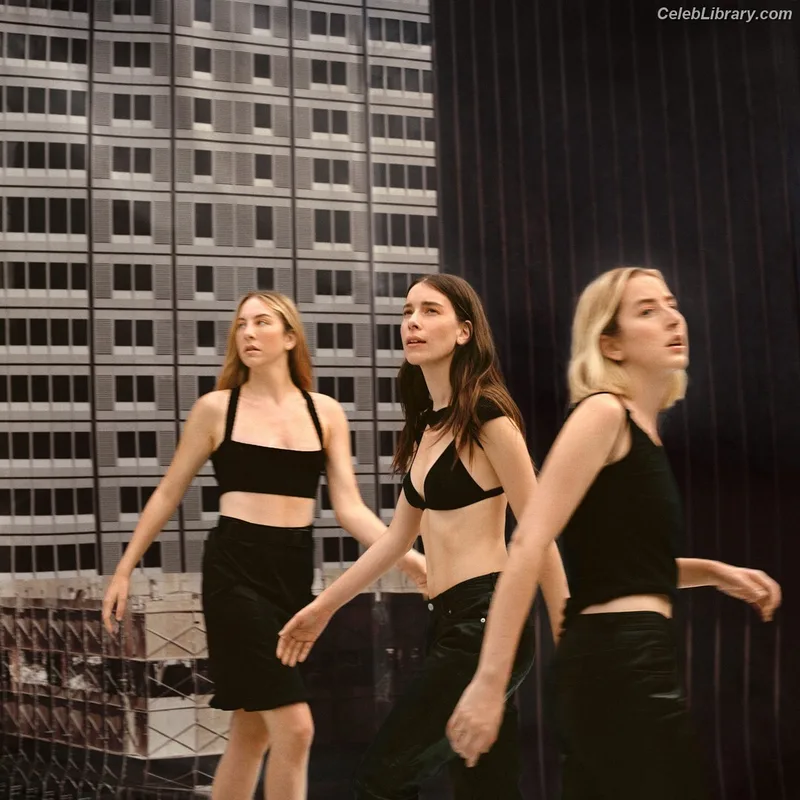 Haim Sisters photo 4 of 254