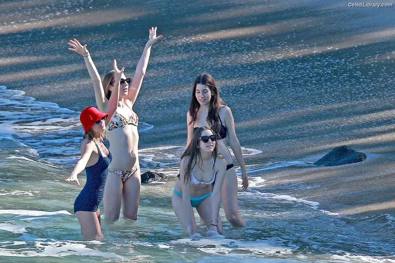 Haim Sisters photo 7 of 254