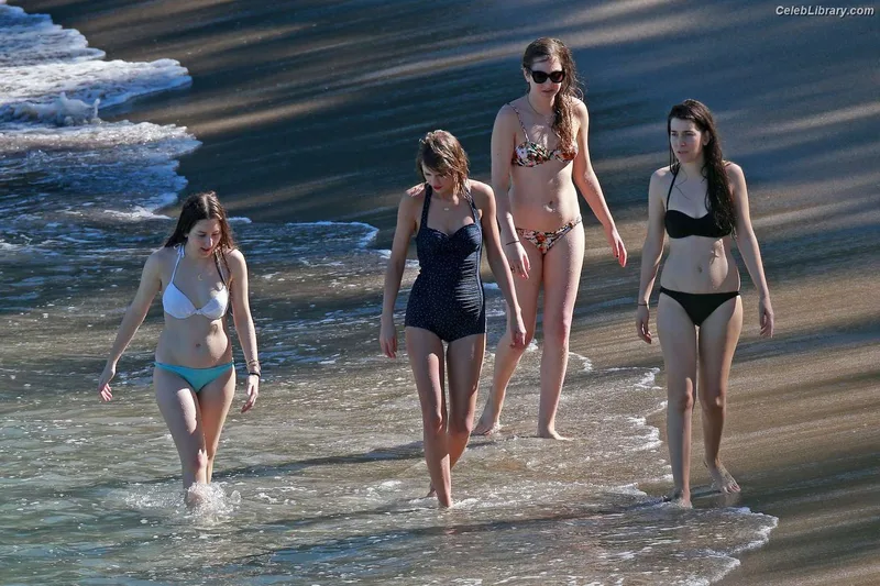 Haim Sisters photo 17 of 254
