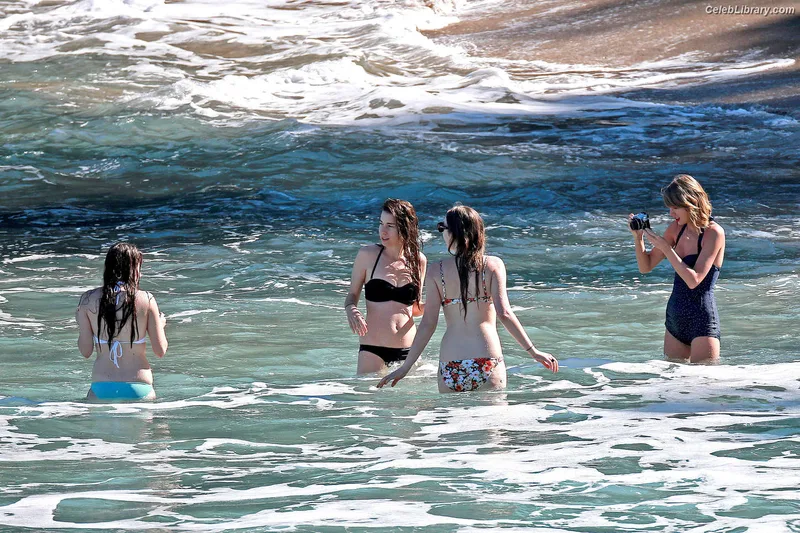 Haim Sisters photo 20 of 254