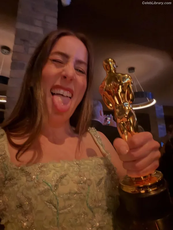 Haim Sisters photo 7 of 254