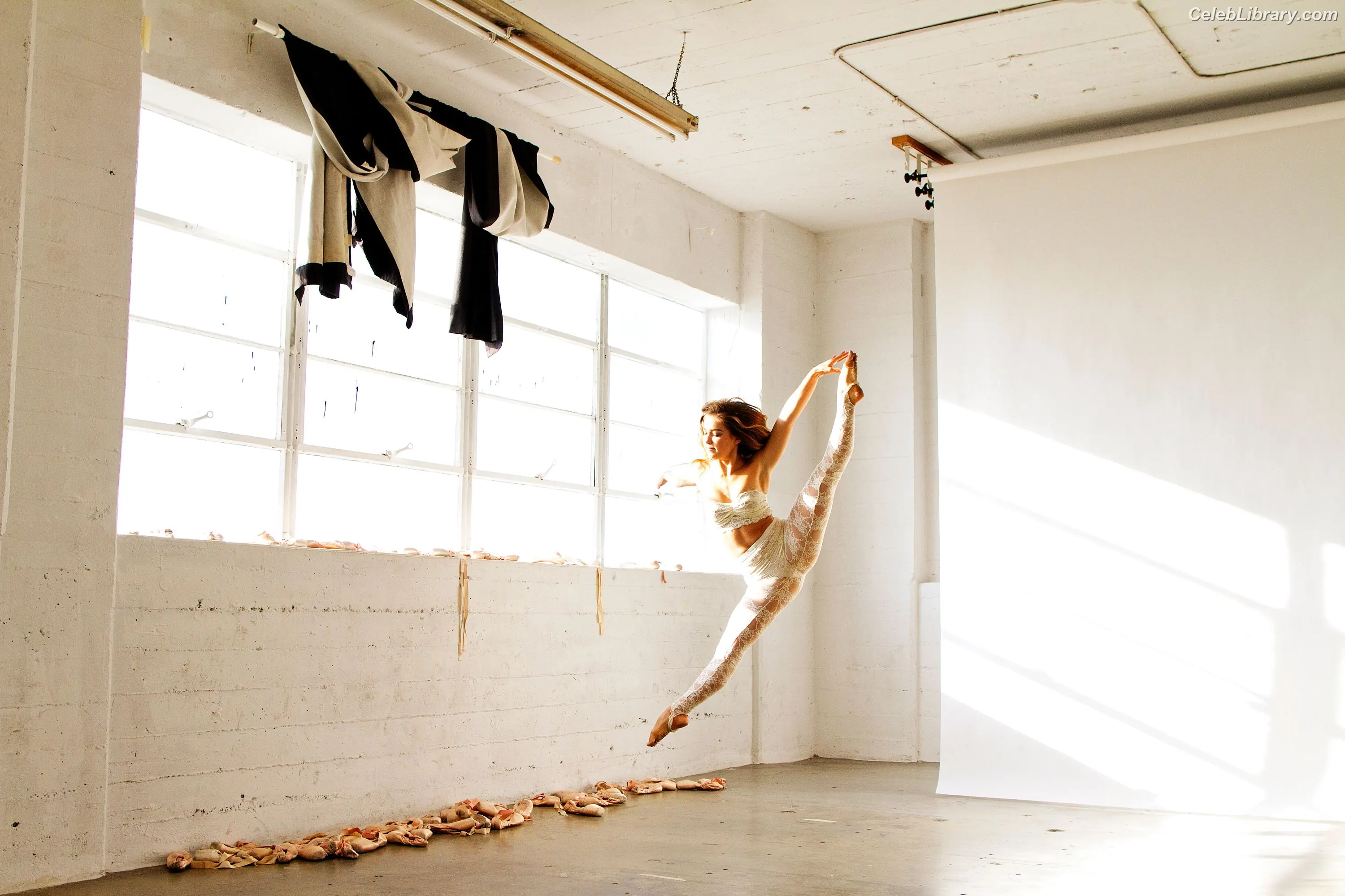 Haley Lu Richardson photo 10 of 710
