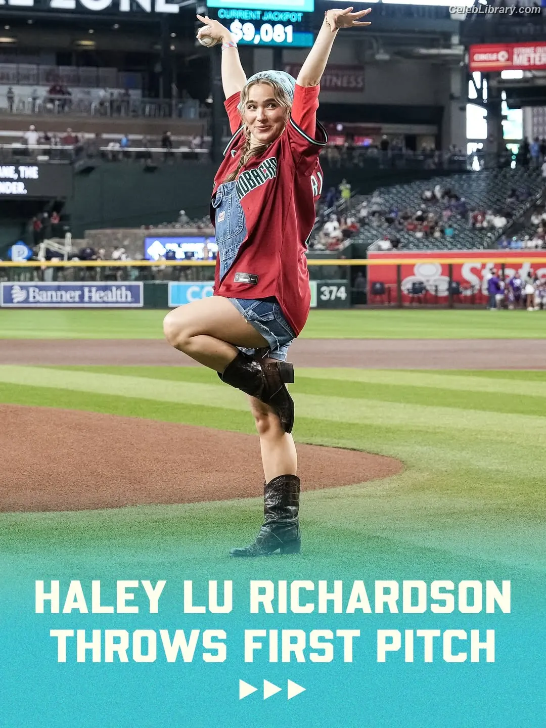 Haley Lu Richardson photo 17 of 710