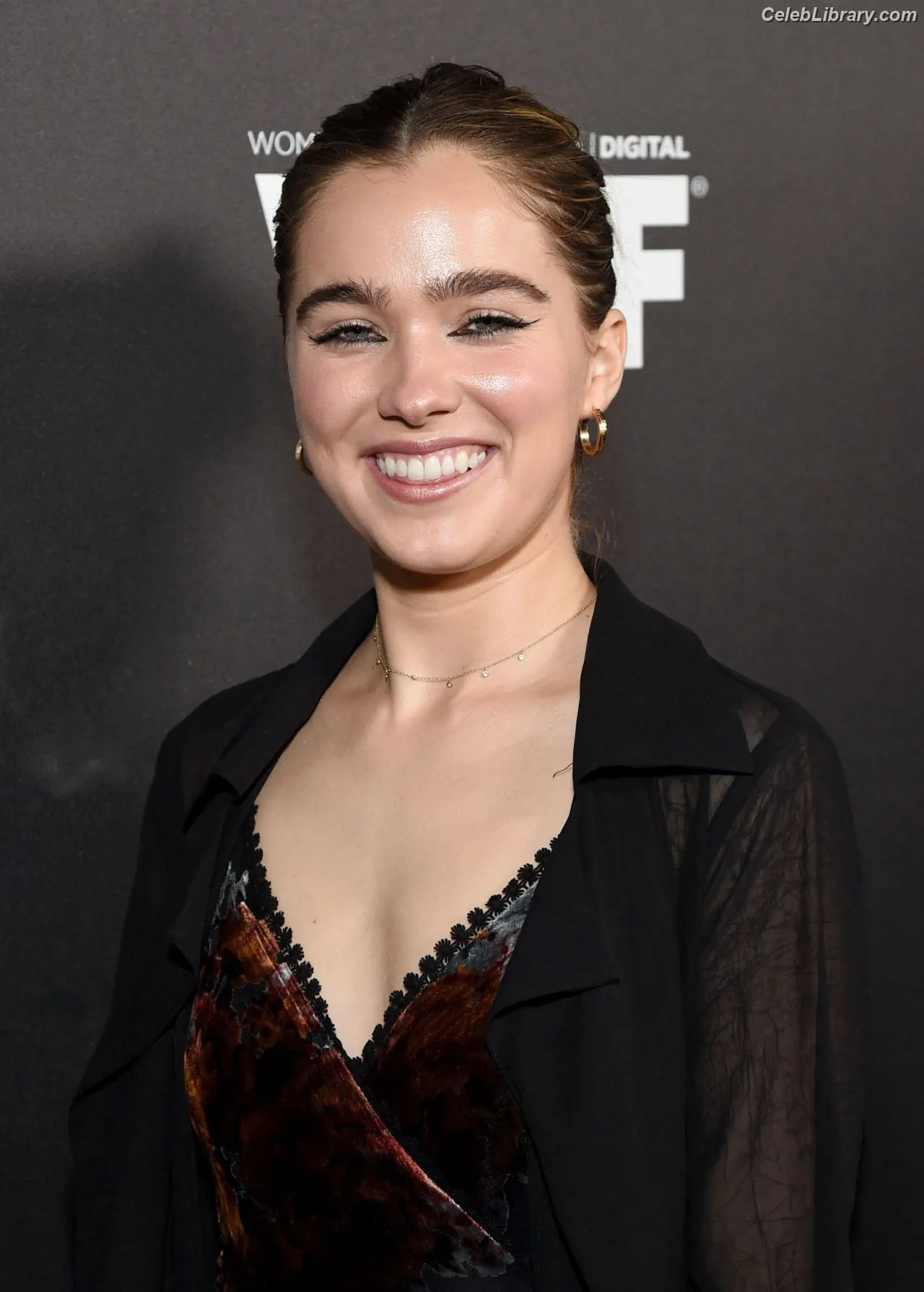 Haley Lu Richardson photo 4 of 710