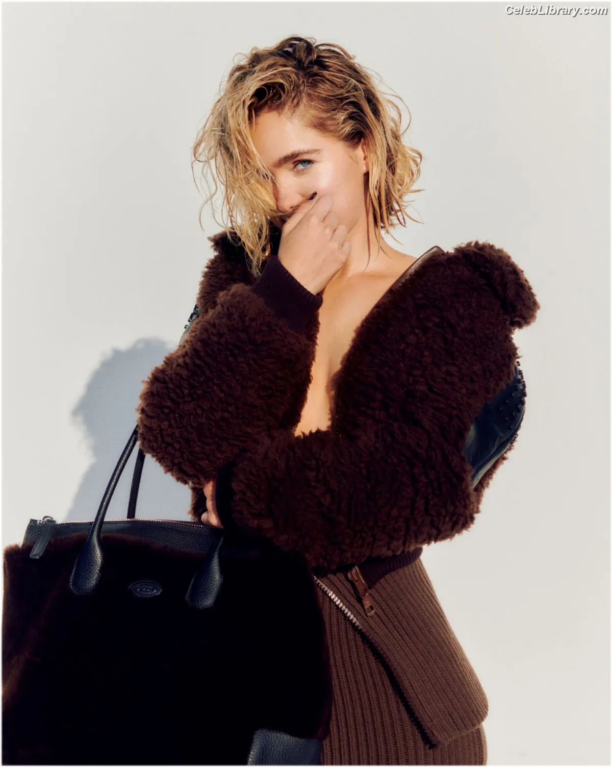 Haley Lu Richardson photo 23 of 710