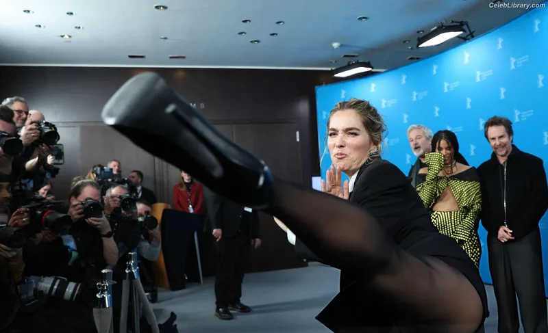 Haley Lu Richardson photo 21 of 711