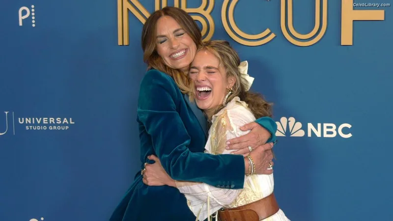 Haley Lu Richardson photo 1 of 711