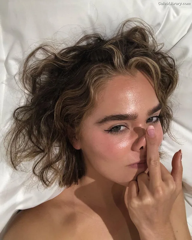 Haley Lu Richardson photo 16 of 711