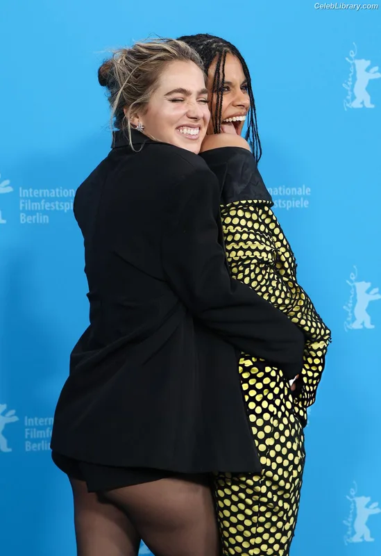 Haley Lu Richardson photo 2 of 711