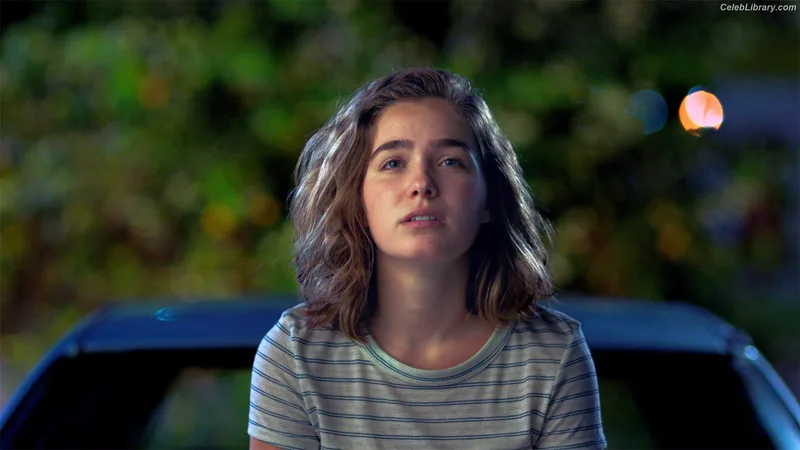 Haley Lu Richardson photo 13 of 711