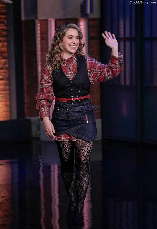 Haley Lu Richardson photo 5 of 711