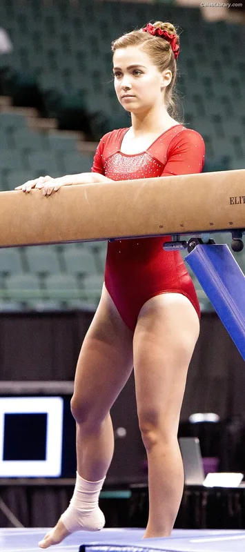 Haley Lu Richardson photo 9 of 711