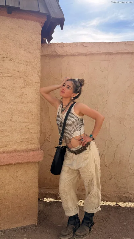 Haley Lu Richardson photo 16 of 711