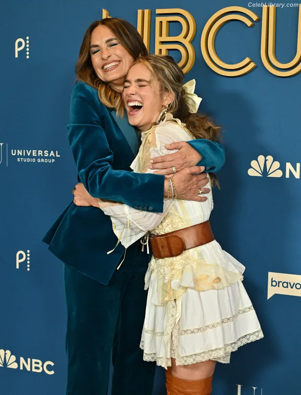 Haley Lu Richardson photo 1 of 711