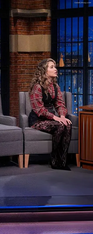 Haley Lu Richardson photo 6 of 711