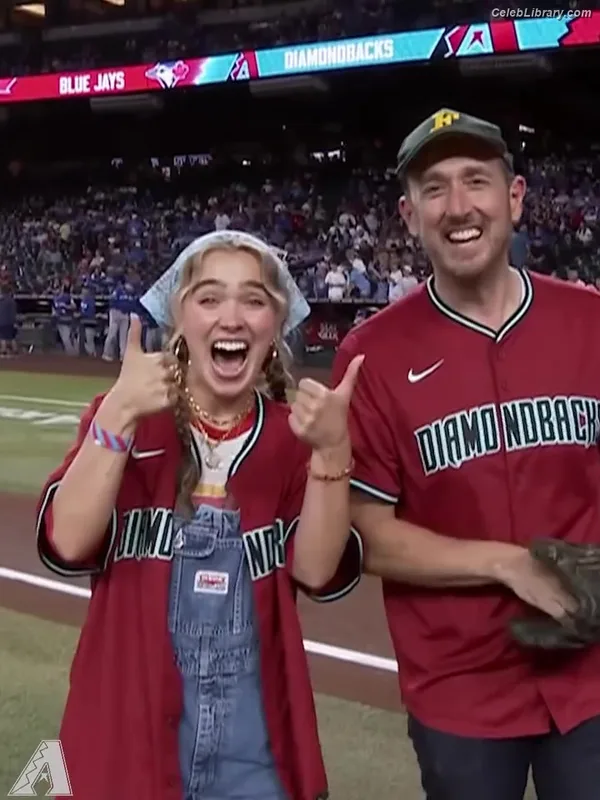 Haley Lu Richardson photo 12 of 711