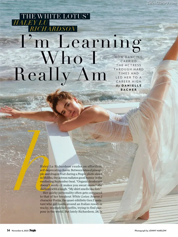 Haley Lu Richardson photo 7 of 711