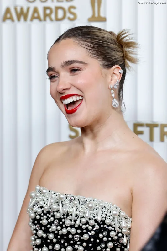 Haley Lu Richardson photo 5 of 711