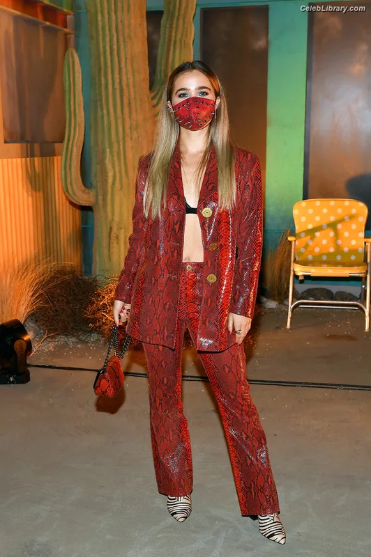 Haley Lu Richardson photo 5 of 711