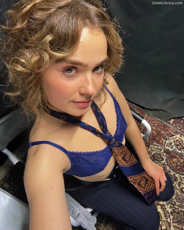 Haley Lu Richardson photo 21 of 711