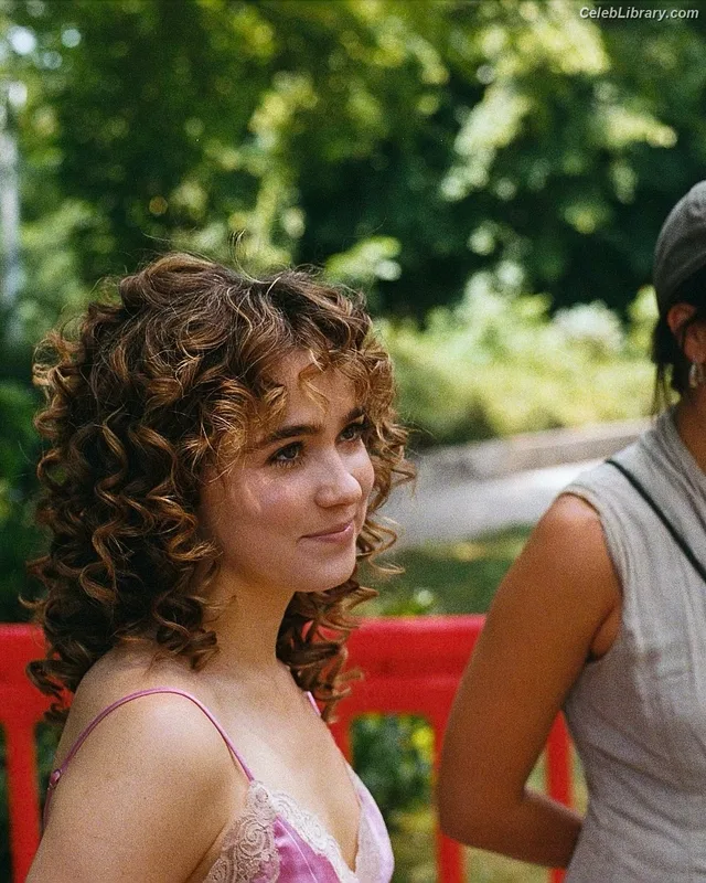 Haley Lu Richardson photo 2 of 711