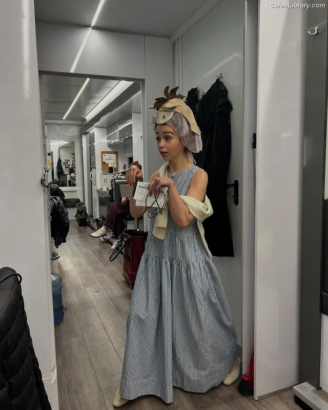 Haley Lu Richardson photo 4 of 711