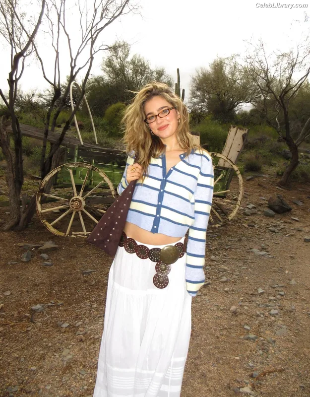 Haley Lu Richardson photo 14 of 711