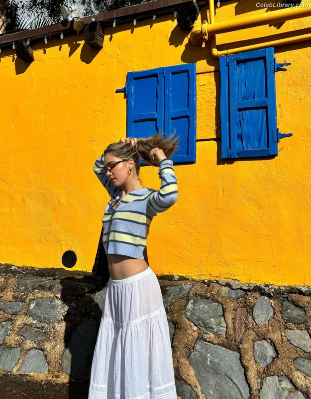 Haley Lu Richardson photo 18 of 711