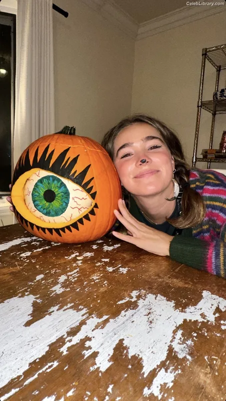 Haley Lu Richardson photo 16 of 711
