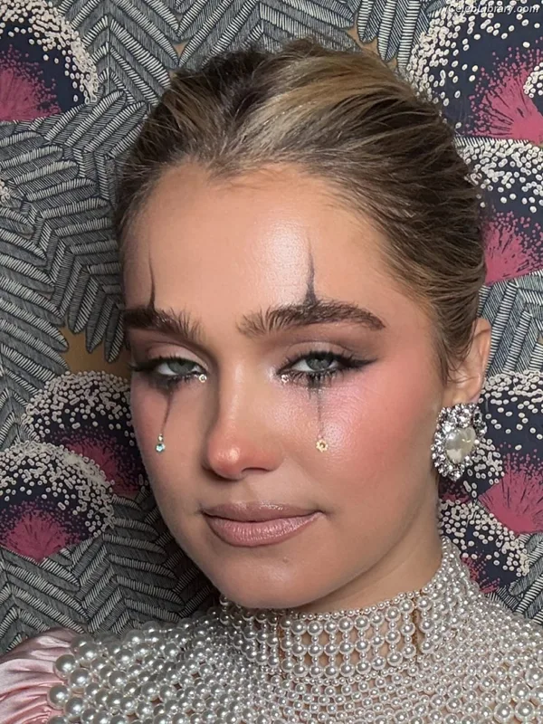 Haley Lu Richardson photo 16 of 711