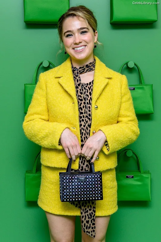 Haley Lu Richardson photo 11 of 711