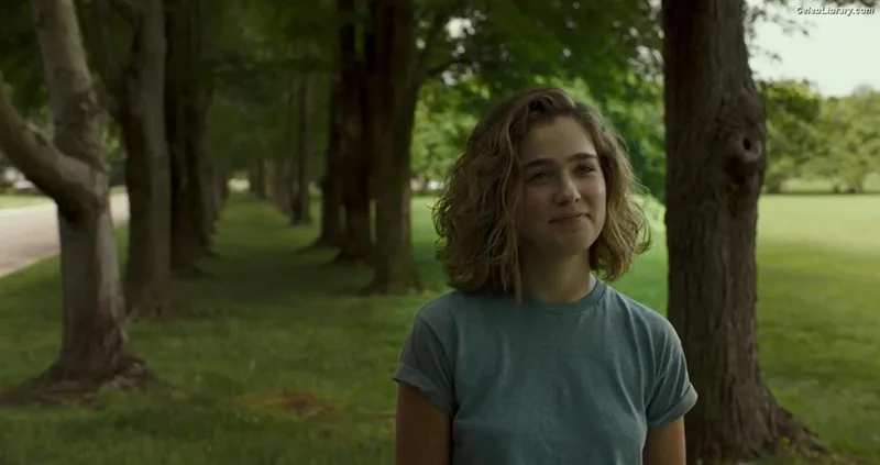 Haley Lu Richardson photo 12 of 711