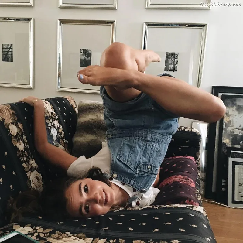 Haley Lu Richardson photo 23 of 711