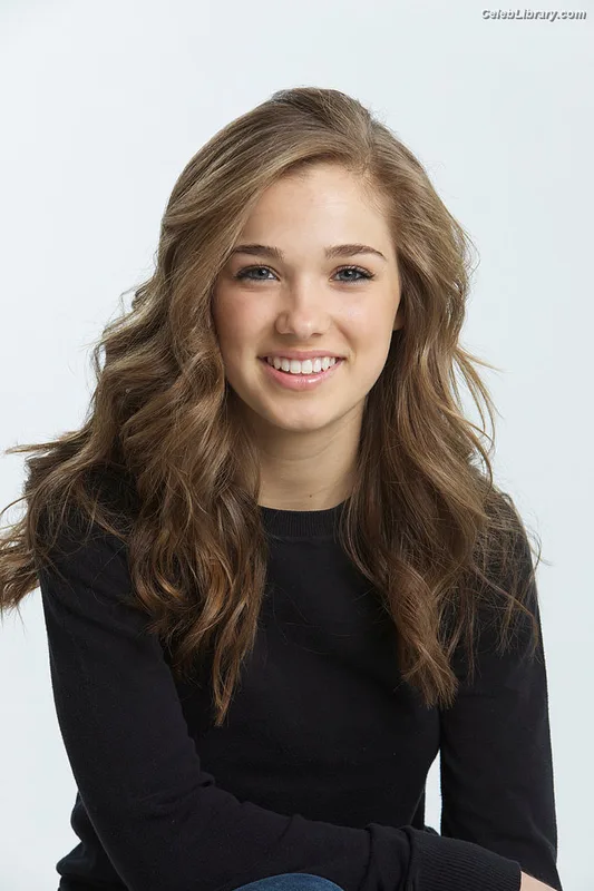 Haley Lu Richardson photo 6 of 711