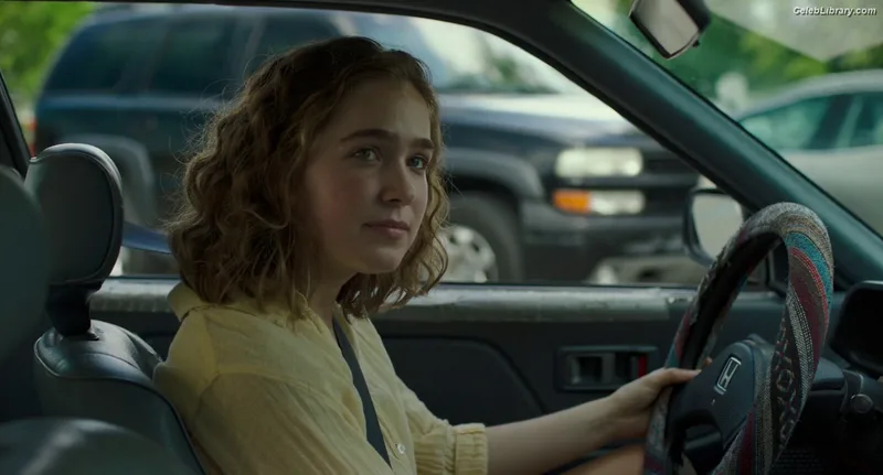 Haley Lu Richardson photo 2 of 711