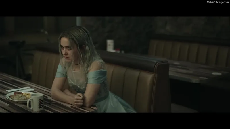Haley Lu Richardson photo 10 of 711