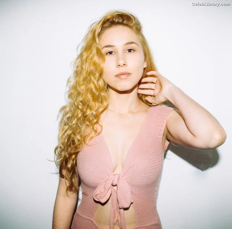 Haley Reinhart photo 23 of 26
