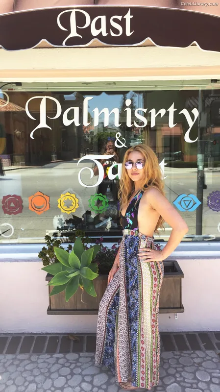 Haley Reinhart photo 1 of 26