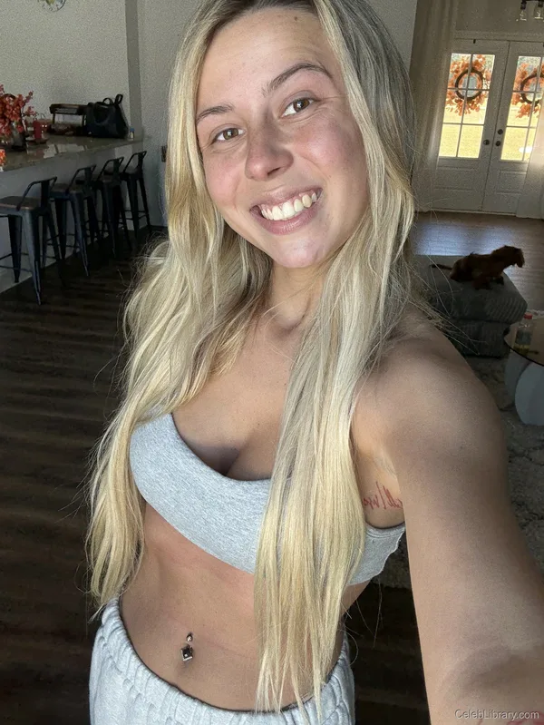 Haliey Welch photo 4 of 420