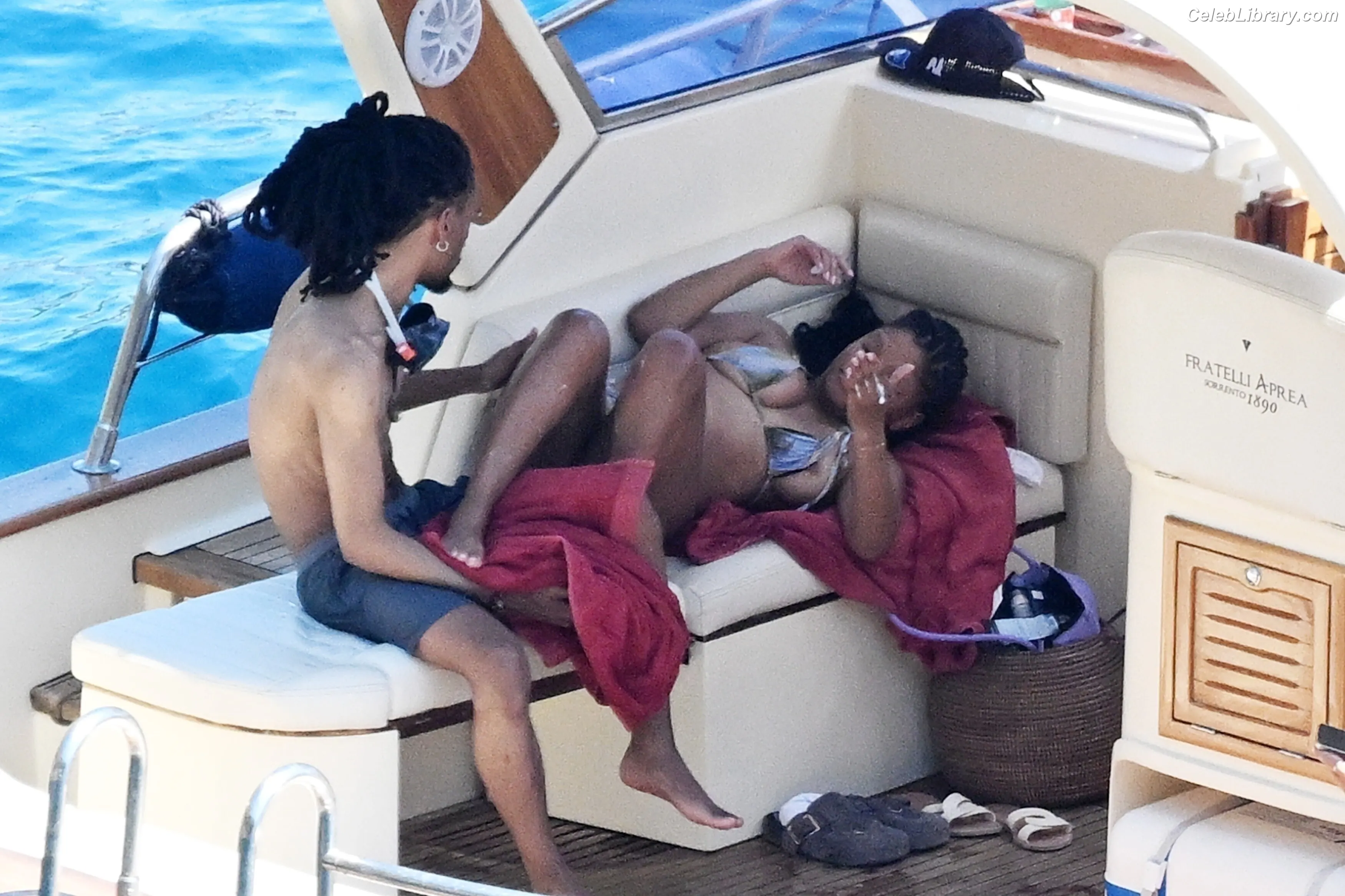 Halle Bailey photo 6 of 712