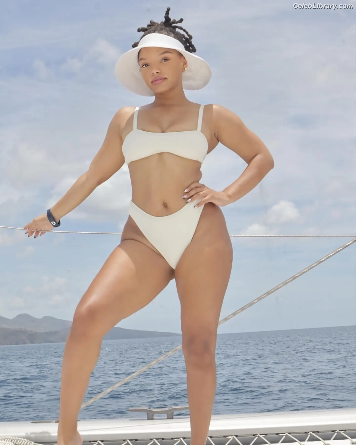 Halle Bailey photo 17 of 712